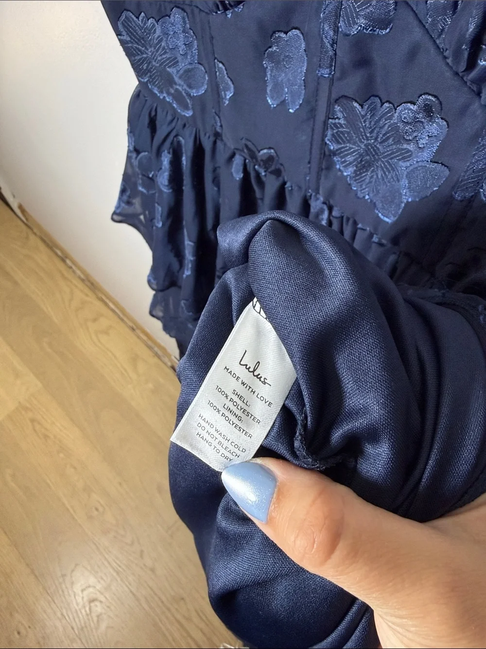 Lulu's Navy Blue Floral Tiered V-Neck Floral Dress Large - Picture 4 of 5